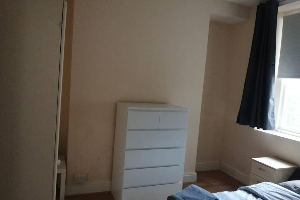 Centre Townhouse * Swansea